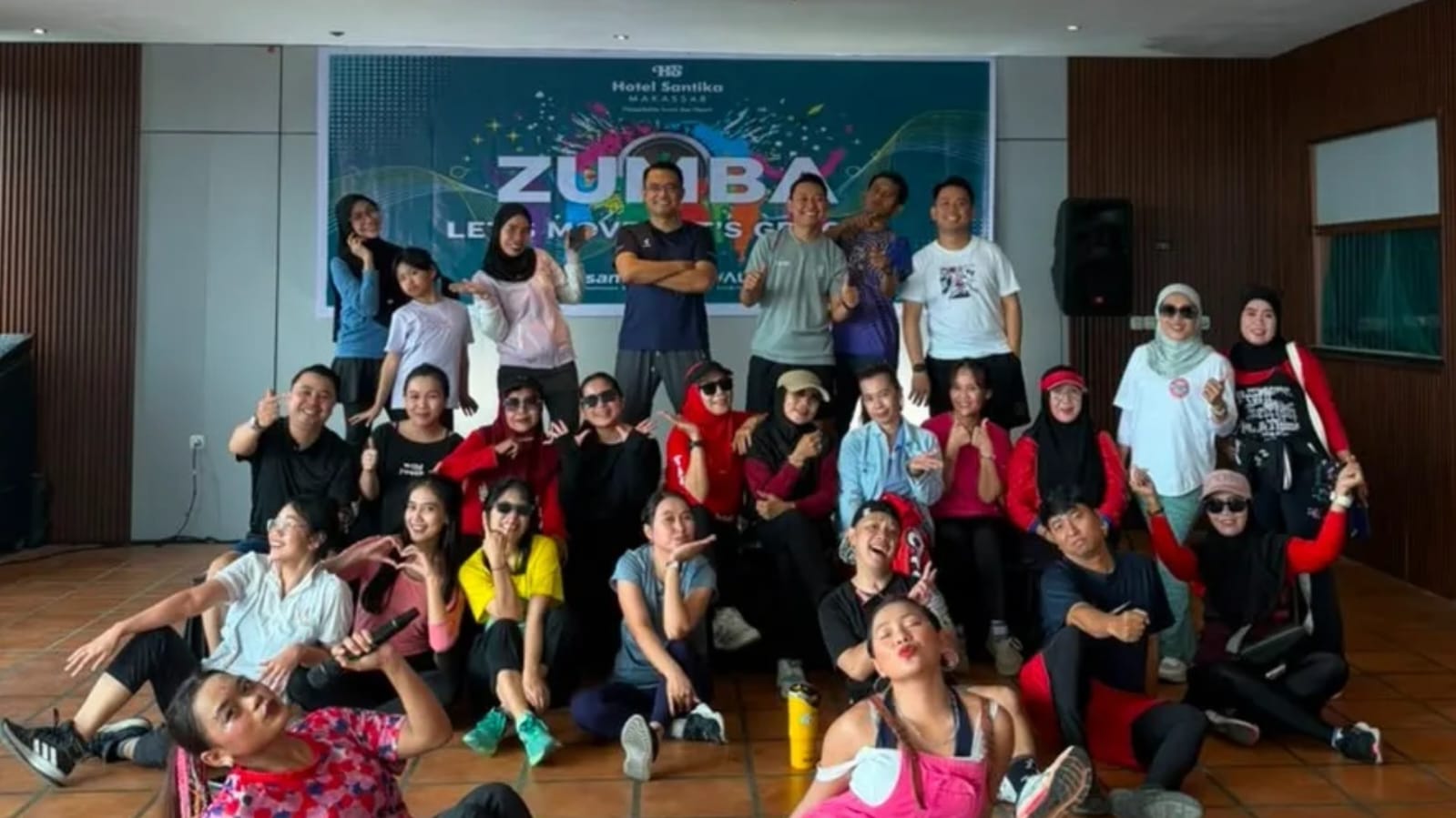Hotel Santika Makassar Gelar Zumba Party, Warga Asyik Goyang Sehat Sejak Pukul 07.00 WITA