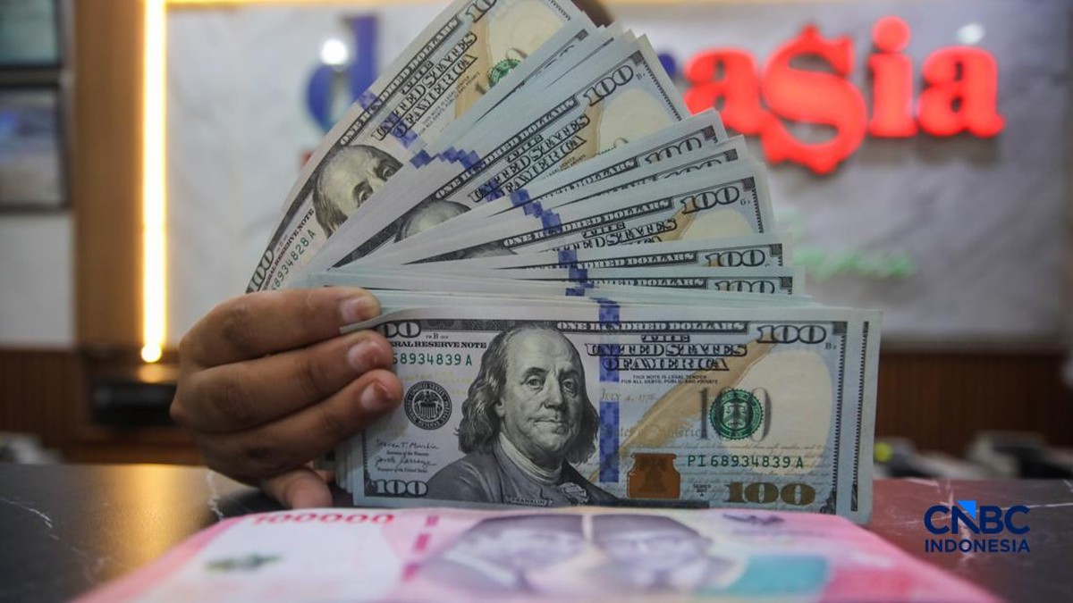Rupiah Melemah ke Rp18.152 per Dolar AS Jelang Keputusan Suku Bunga The Fed