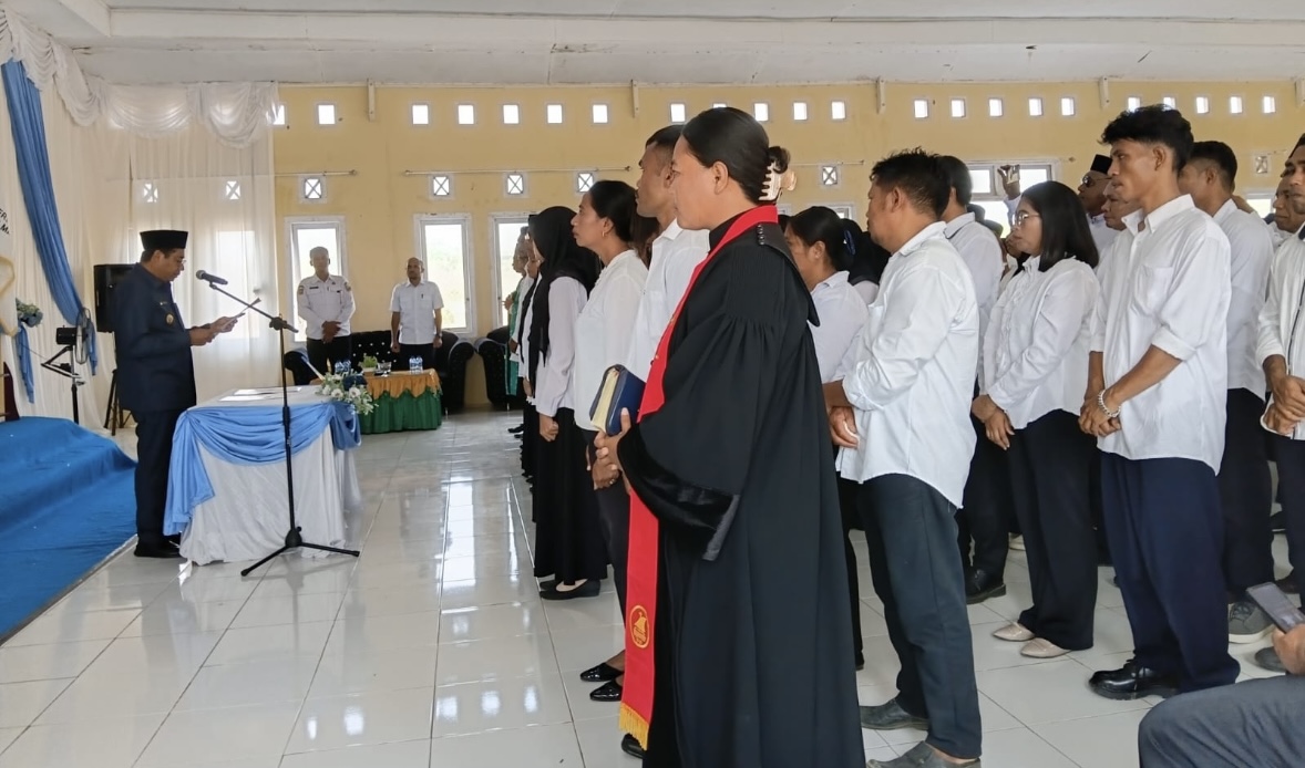 Bupati Halmahera Timur Lantik Anggota BPD 54 Desa, Minta Aspirasi Warga Jadi Prioritas