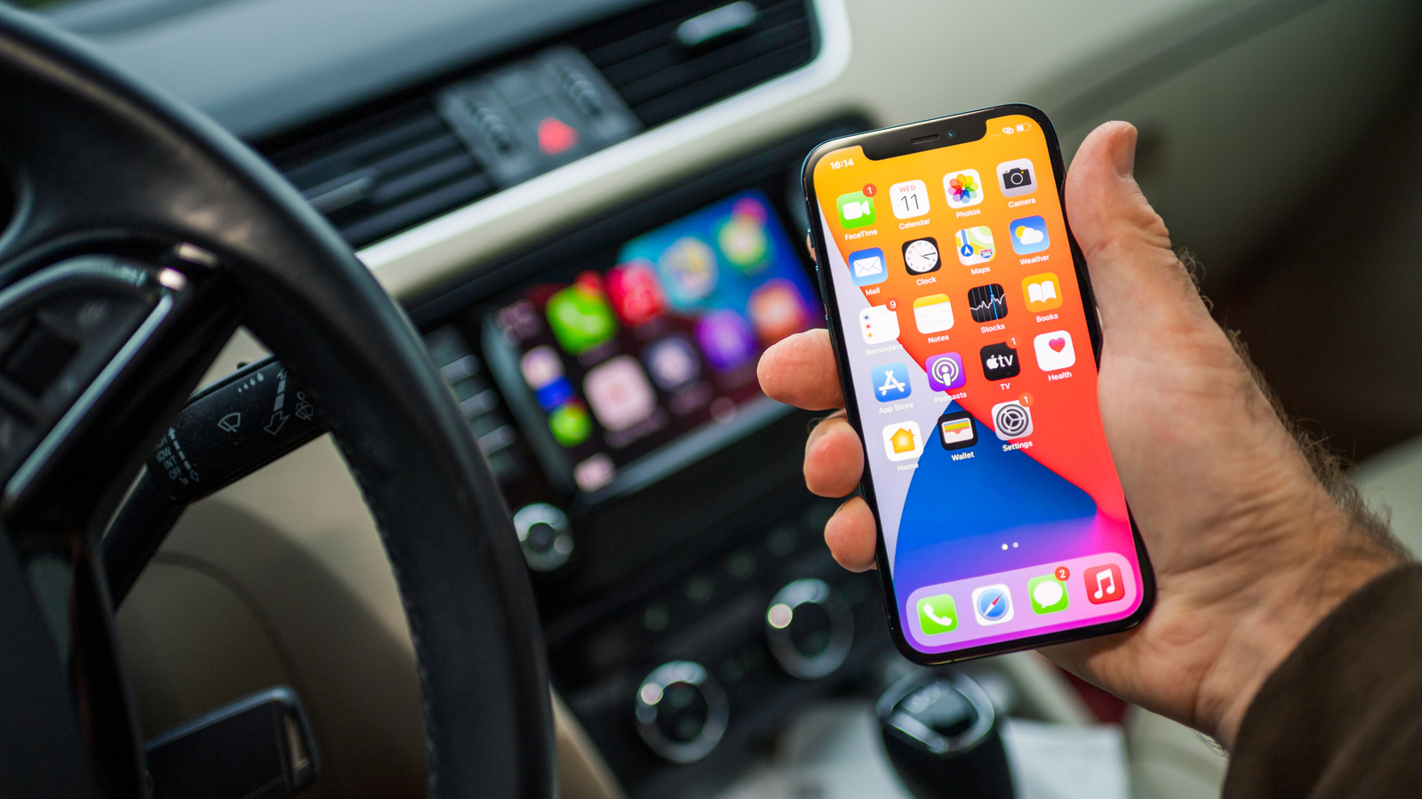 iOS 27.2 Bawa Dua Fitur Baru ke CarPlay, Siri Kini Ingat Obrolan