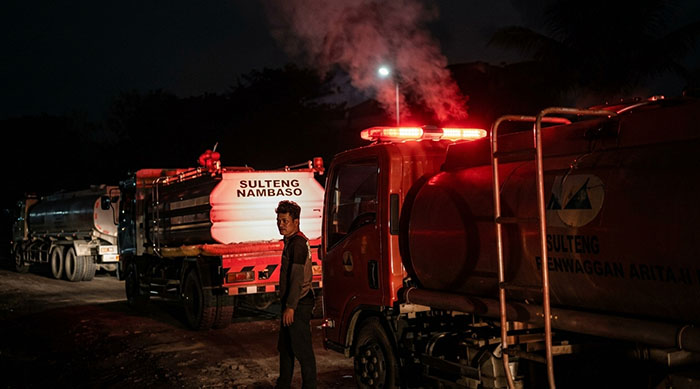 BPBD Sulteng Kerahkan 3 Mobil Pemadam Padamkan Karhutla Wuasa Poso hingga Dini Hari