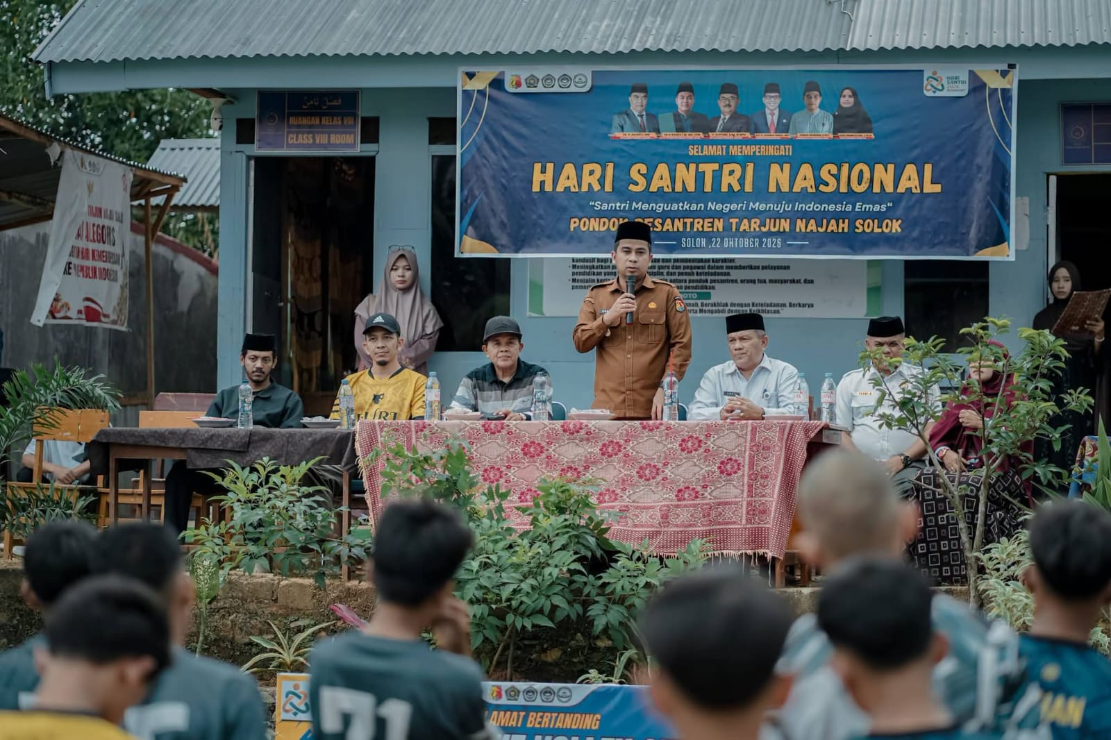 Wali Kota Solok Ramadhani Kirana Putra Buka Turnamen Bola Voli Cup II Antarpesantren, Santri Adu Sportivitas di Lapangan MTsN Tarjun Najah