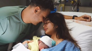 Debi Sagita dan Marco Ivanos Bagikan Momen Kelahiran Anak Pertama