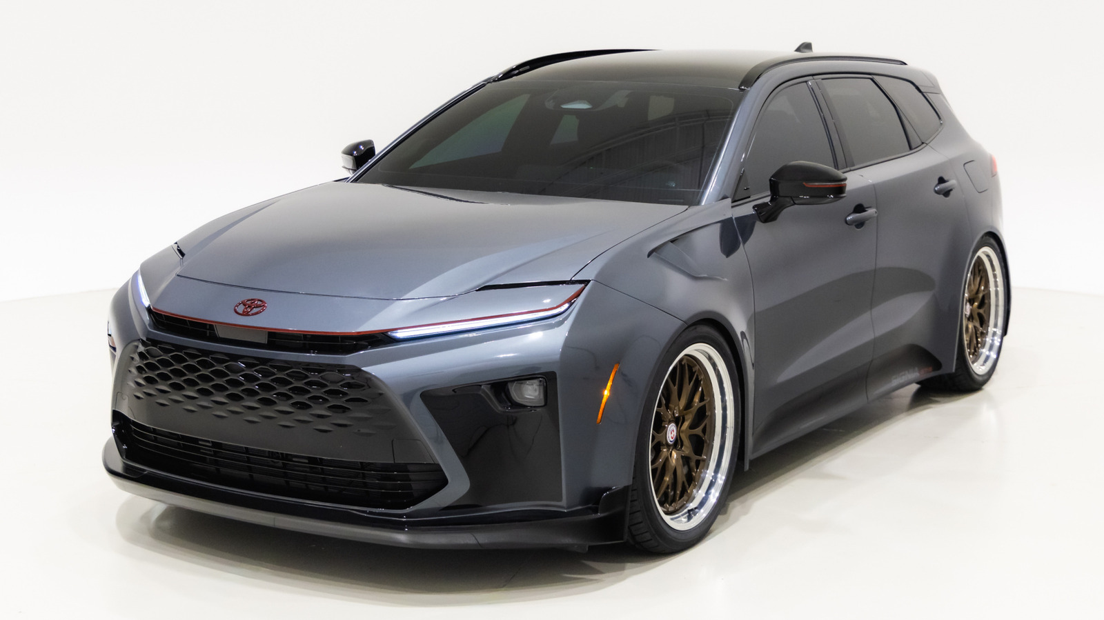 Toyota Crown Signia GT-S Performance Concept Debut di SEMA 2026