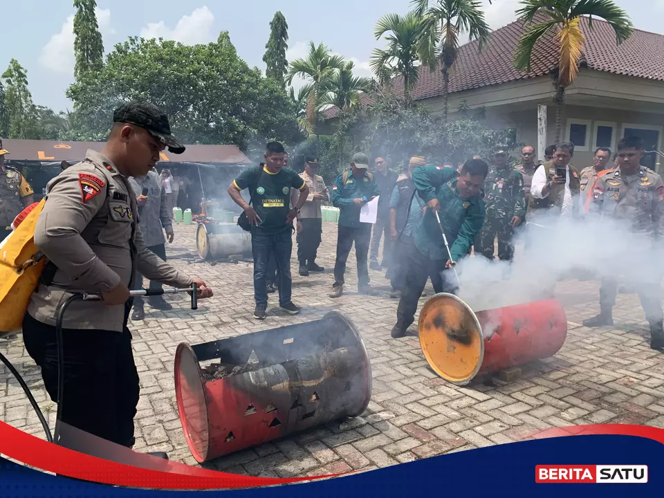 Polda Kaltim Uji Cairan Kimia Berbasis Sawit, 1.500 Liter Siap Didistribusikan untuk Padamkan Karhutla