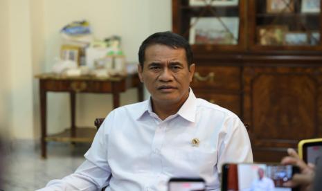 Mentan Ungkap 600 Ton Beras SPHP Dikemas Ulang Jadi Premium di Jaktim