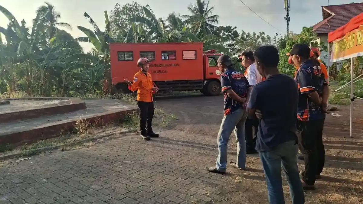Gunung Karangetang Erupsi, Kolom Abu 700 Meter dan Lava Pijar, Tim SAR Manado-Tahuna Disiagakan ke Pulau Siau