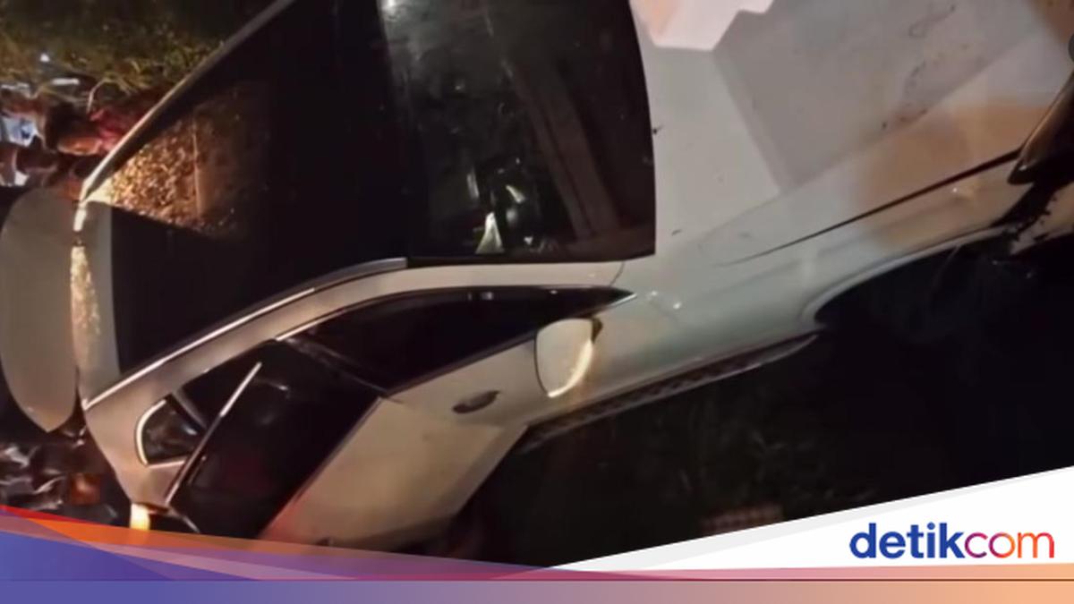 Mercedes Benz Tabrak Lapak Mi Balap di Deli Serdang, 1 Pembeli Tewas dan 4 Orang Luka