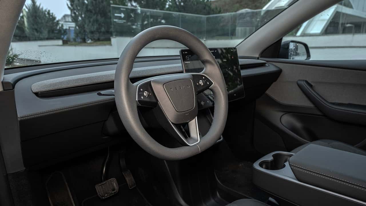 Polisi Seoul Tangkap 80 Pemilik Tesla karena Buka Kunci FSD Ilegal