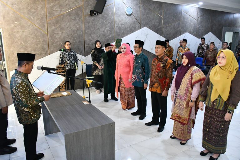 Kakanwil Kemenag Sumsel Syafitri Irwan Ingatkan 5 Pejabat Baru: Kebijakan Benar Bisa Berdampak Buruk jika Salah Eksekusi