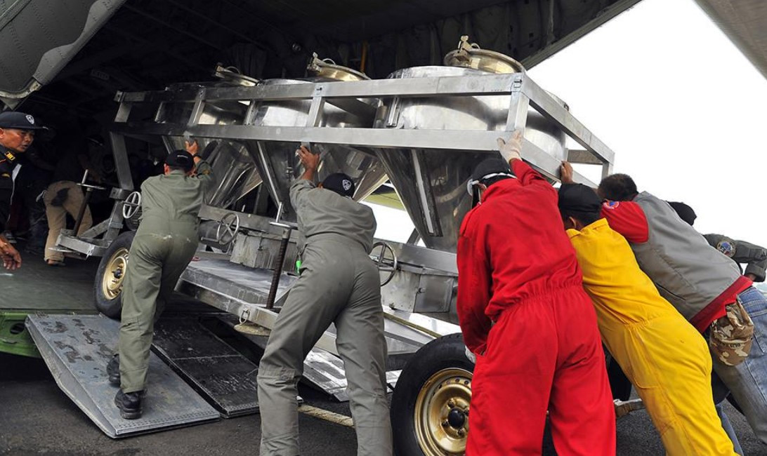 TNI AU Sebar 42 Ton Garam di Langit Sumsel, Satu Hercules Dikerahkan untuk Hujan Buatan