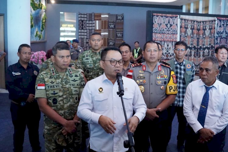 Kapolda NTT Sambut Menko Polkam Dudung Abdurachman di Labuan Bajo, Koordinasi Pengamanan di Bandara Komodo