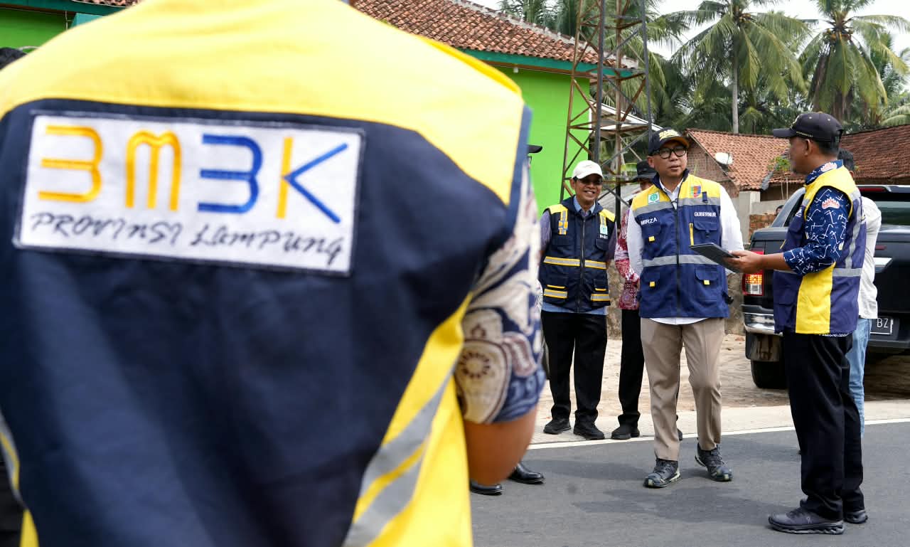 Gubernur Lampung Tinjau Jalan Pekurun Aji-Keagungan di Lampung Utara, Pastikan Perbaikan Tepat Mutu dan Sasaran