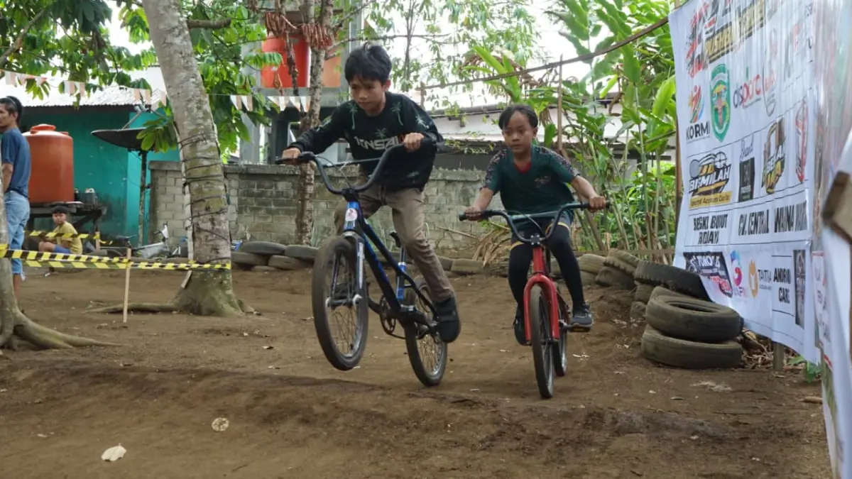 Kejuaraan BMX Kubar di Sirkuit Mandiri Diikuti Puluhan Anak Kelahiran 2006-2020, Ajang Jauhkan Mereka dari Gadget