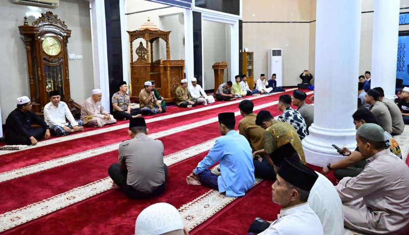 Kapolda Jambi Gelar Subuh Keliling di Masjid Al-Munawarah Jelutung, Ajak Warga Perkuat Sinergi Jaga Kamtibmas