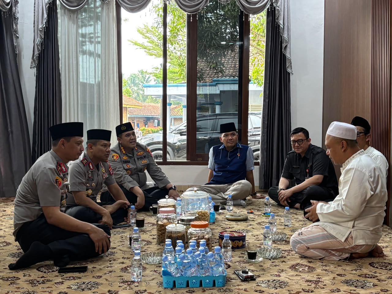 Kapolda Banten Silaturahmi ke Ponpes As-Salafi Riyadul Awamil, Bahas Sinergi Polri-Ulama Jaga Kamtibmas