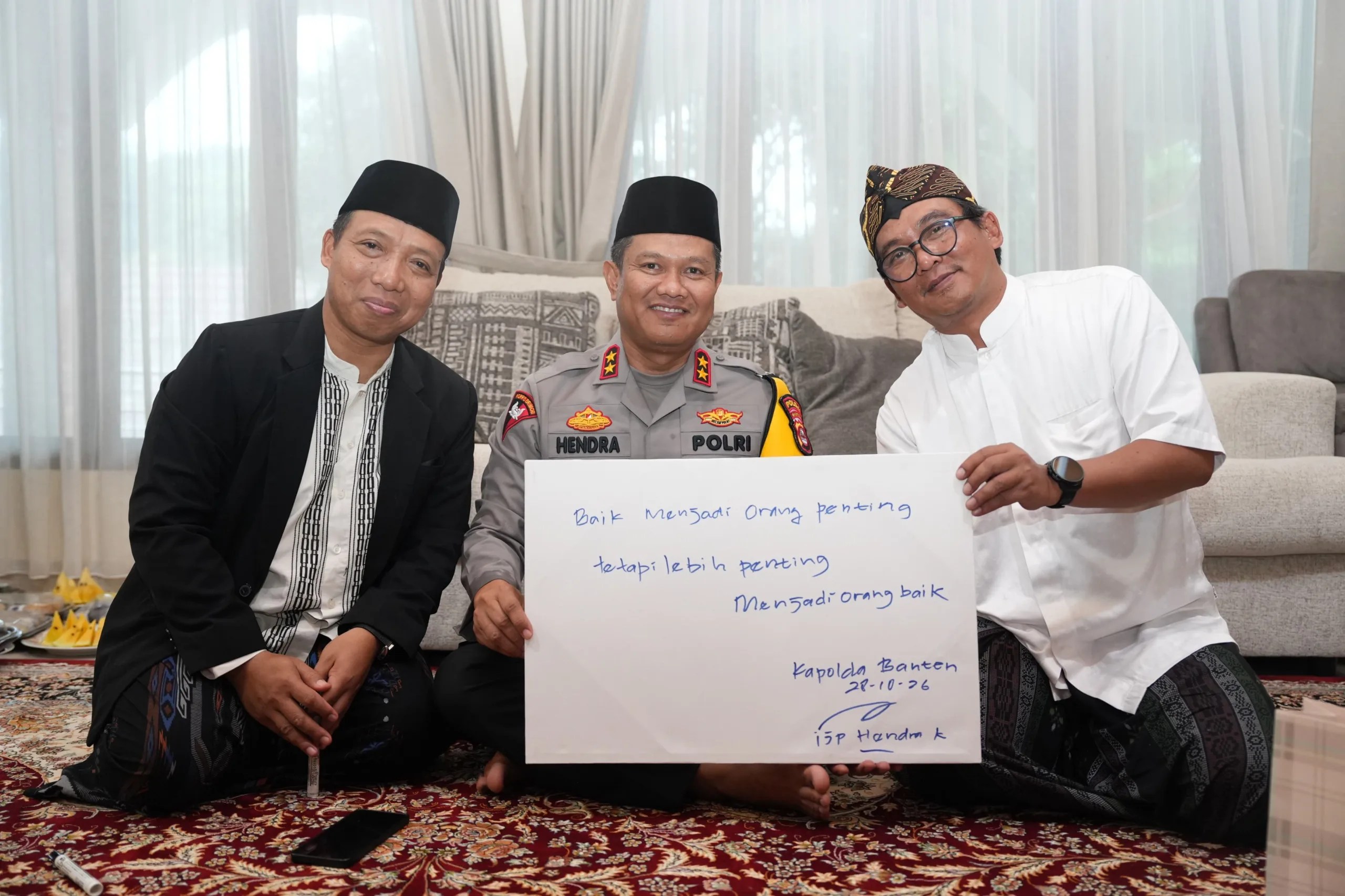 Kapolda Banten Sambangi Pesantren Assa'adah di Cikeusal, Minta Doa Ulama untuk Tugas Polri