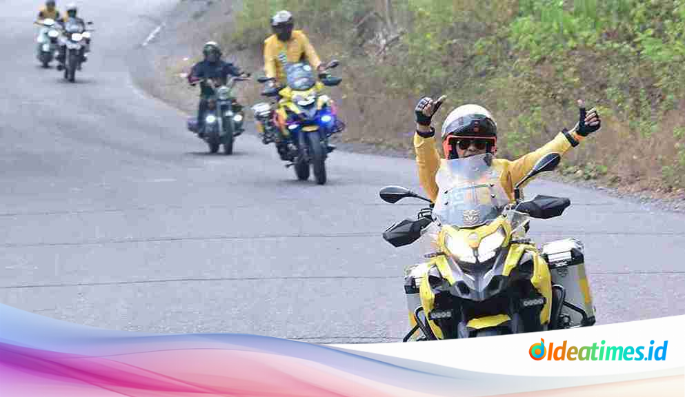 Orientasi Pengurus Golkar Sulsel di Malino, Ilham Arief Sirajuddin Naik Motor ke Lokasi Kegiatan