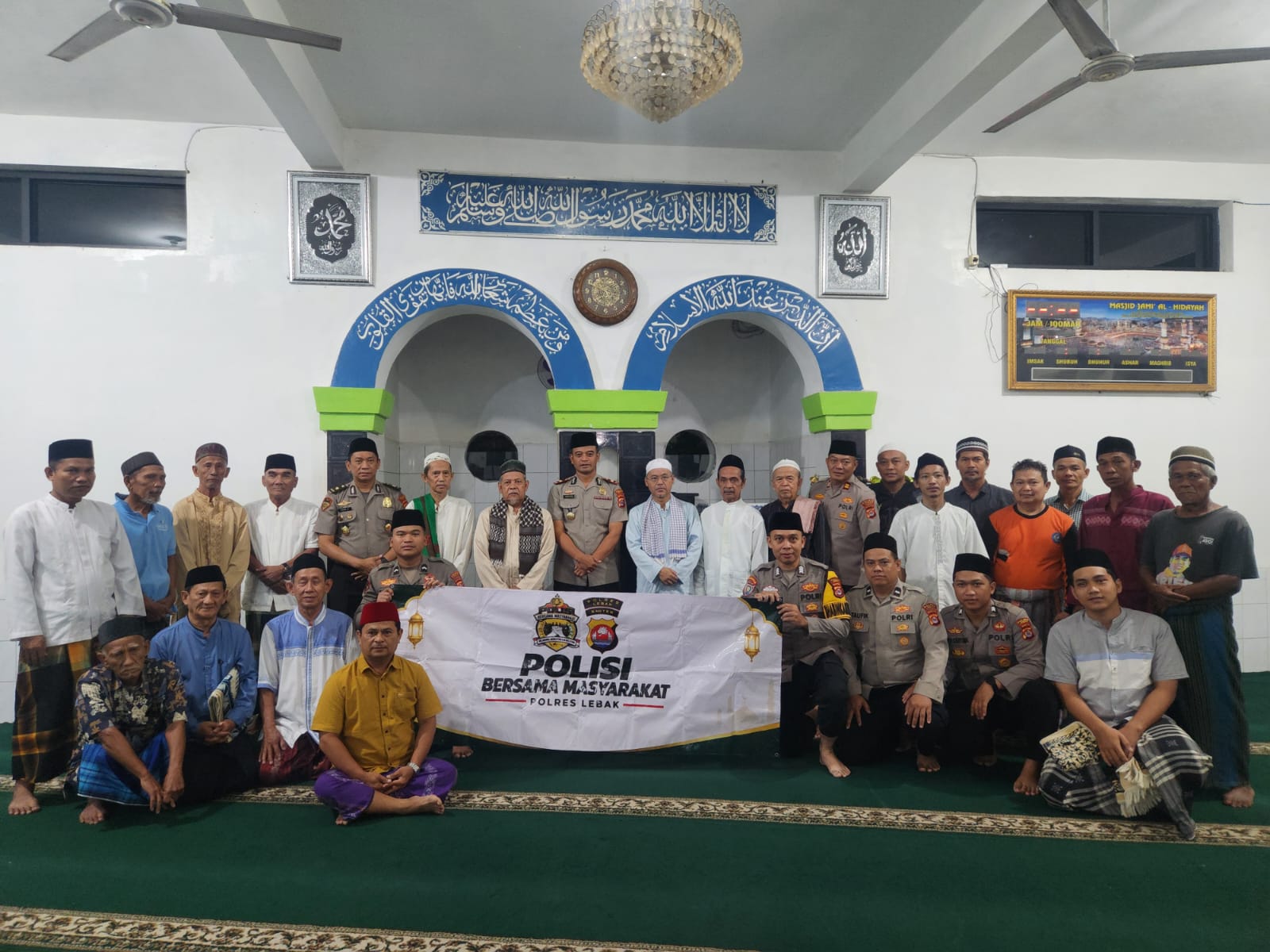 Polres Lebak Gelar Subuh Keliling di Masjid Al Hidayah Kaduagung Timur, Ajak Warga Perangi Narkoba dan Judol
