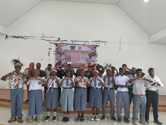 Lomba Pidato HUT ke-81 RI di Deiyai, Pelajar SMAK Aweidabi Borong Juara Pertama Bahasa Indonesia dan Inggris