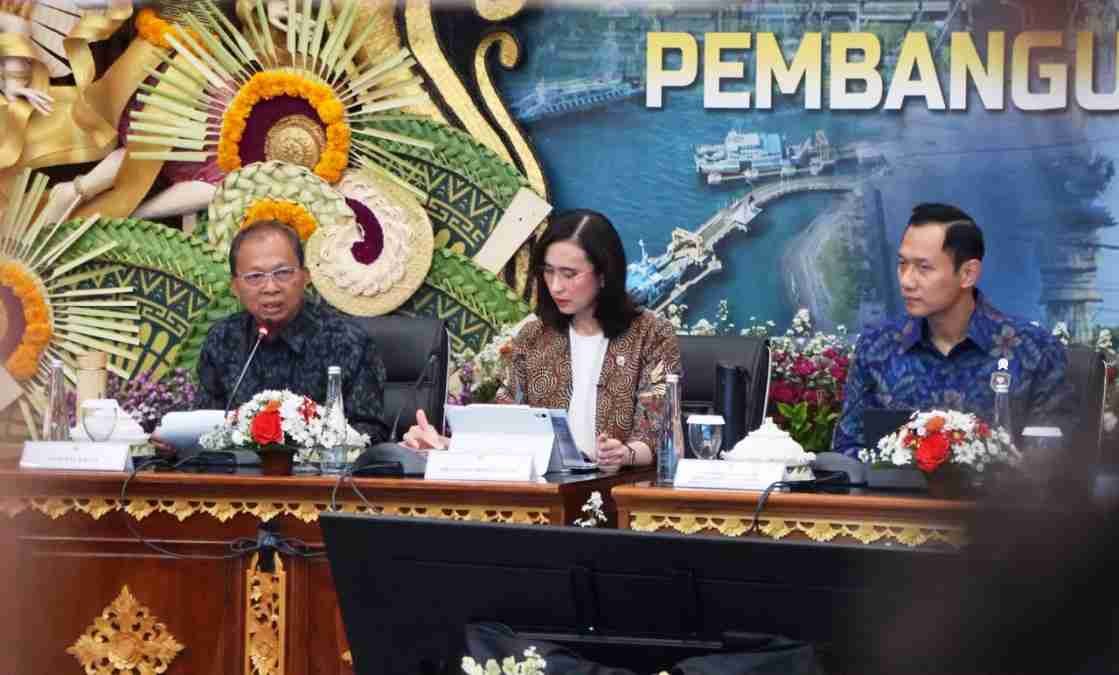 Kunjungan Wisatawan ke Bali 2025 Tembus 16,3 Juta, Gubernur Koster Peringatkan Risiko Kemacetan dan Kerusakan Lingkungan