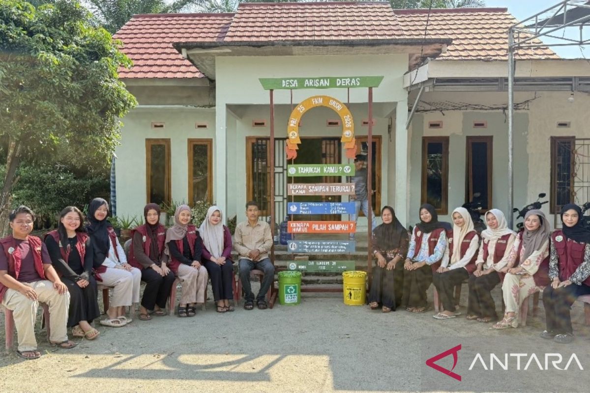 Mahasiswa FKM Unsri Edukasi Warga Desa Arisan Deras Ogan Ilir Kelola Sampah dengan Metode 3R