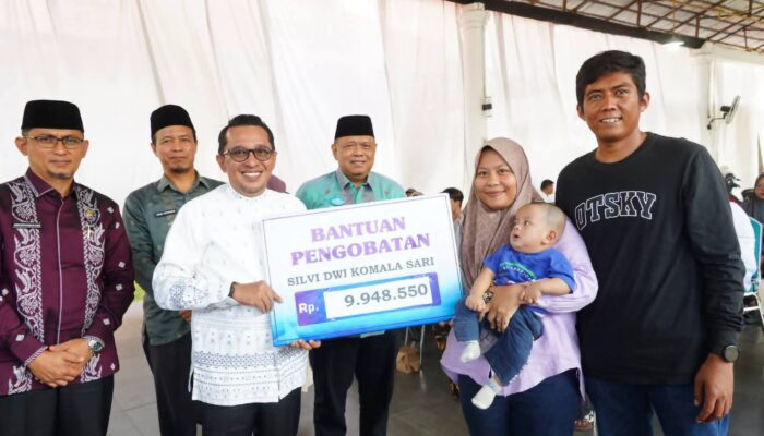 Bupati Tanah Datar Salurkan Bansos Rp245,3 Juta untuk 47 Pasien Rumah Sakit, Bantuan Tahap Kedua Tahun 2026