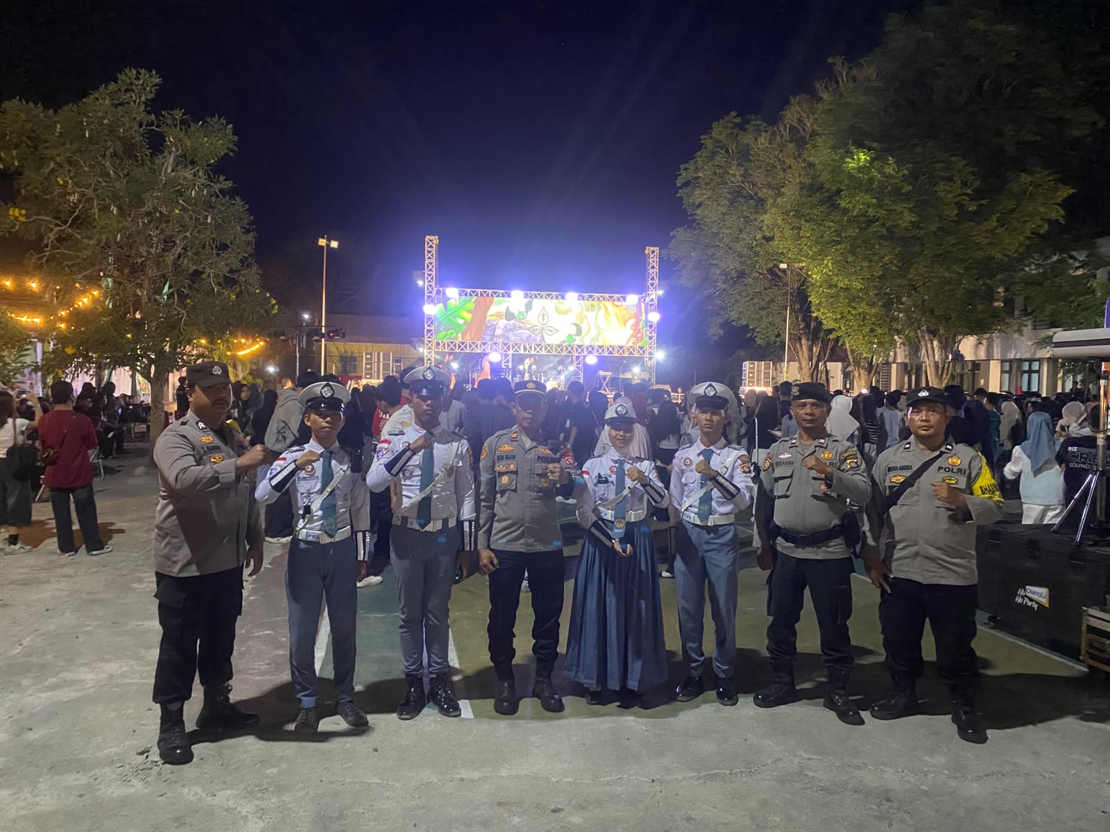 Polsek Kota Selatan Kawal Malam Puncak Awards SMANTIG di Gorontalo, Ratusan Siswa hingga Orang Tua Hadir