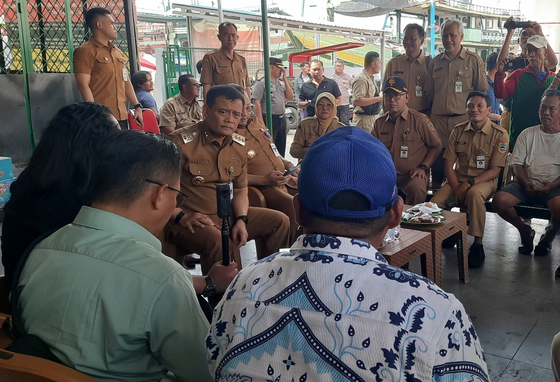 Gubernur Jateng Ahmad Luthfi Turun ke Pelabuhan Tegal, Perintahkan DKP Normalisasi Tiga Muara Sungai