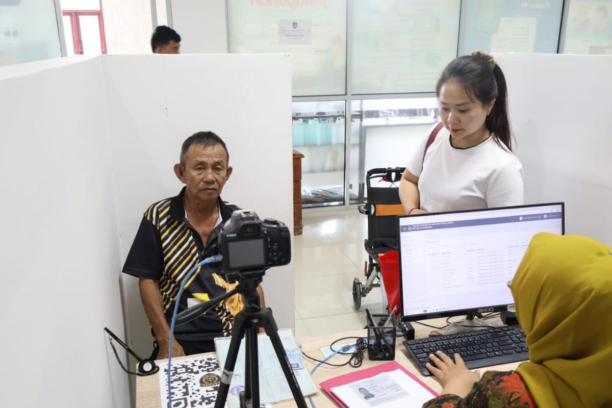 Imigrasi Belawan Hadirkan Layanan Prioritas untuk Penyandang Disabilitas, Petugas Antar Jemput dari Kendaraan