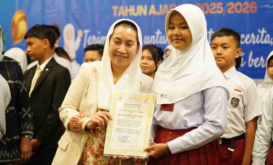 Alumni SDN 3 Palu, Wawali Imelda Liliana Sampaikan Pesan Haru di Pelepasan Siswa: Jaga Silaturahmi meski Beda SMP