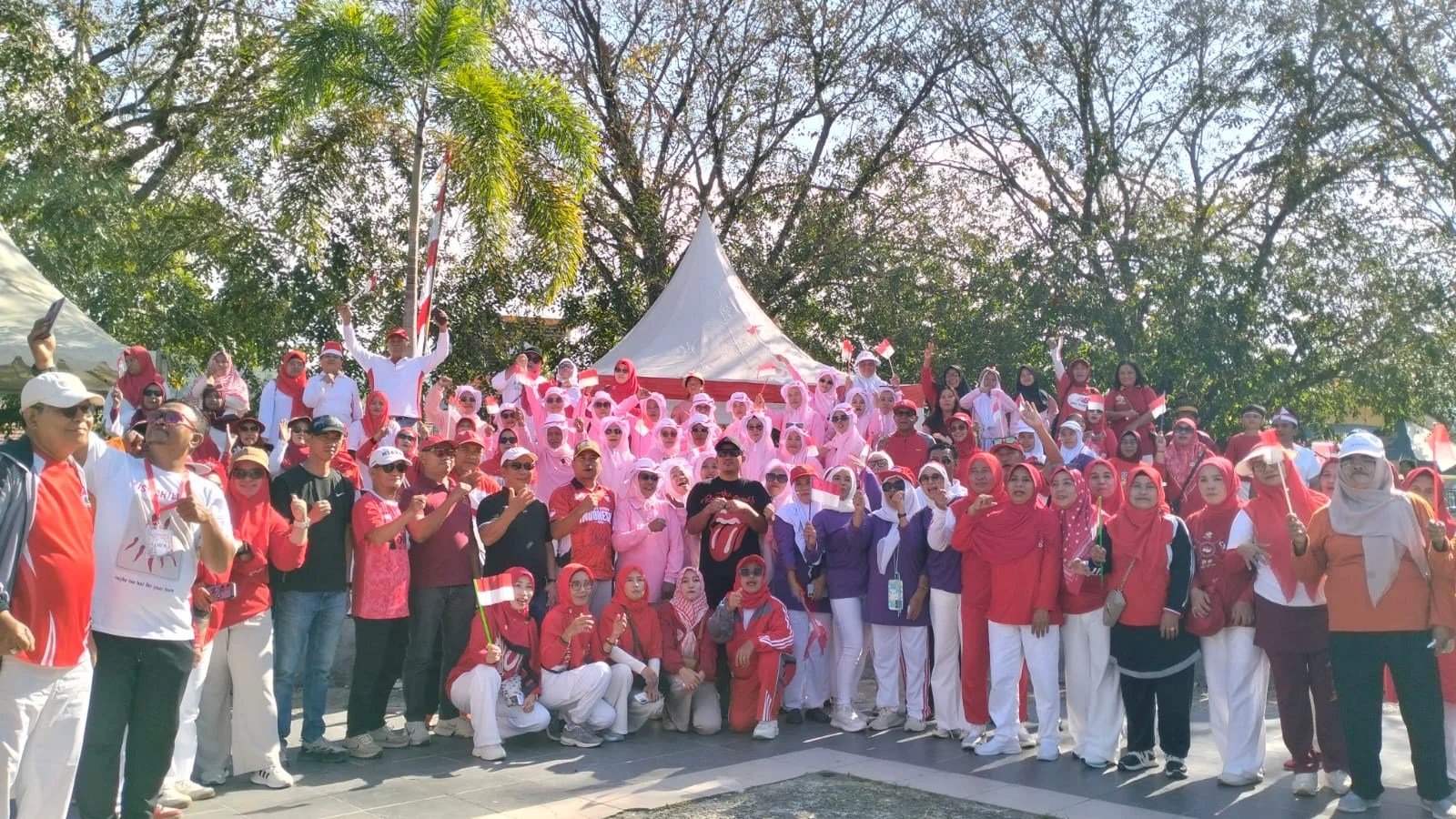 HUT ke-81 RI di Kendari, Festival UMKM Tipulu Hadirkan 20 Tenant hingga Lomba Makan Kerupuk