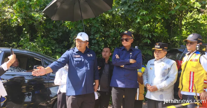 Menteri PU Minta Pemprov Sumbar Usulkan Perubahan Trase Kelok 44, Jalan Manggopoh-Padang Luar Terus Ambles