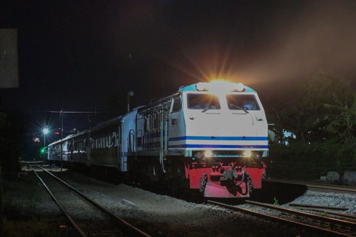 8 Perjalanan KA Daop 2 Bandung Tertahan Pascagempa Pangandaran, KAI Pastikan Prasarana Aman dan Operasi Normal Kembali