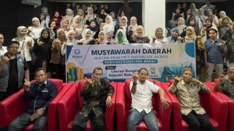 Musda IKAPI Sumatera Barat Pilih Alizar Tanjung sebagai Ketua Periode 2026-2031, Tujuh Penerbit Sumbang 77 Buku