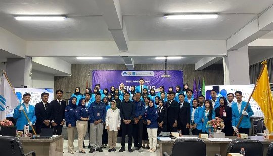 FIKOM USS Palembang Lantik 5 Organisasi Mahasiswa Sekaligus, Dekan Dorong Lahirkan Program Inovatif