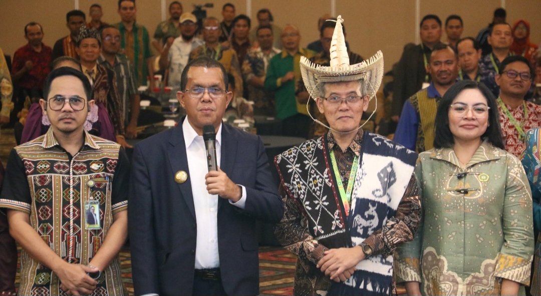 Gubernur NTT Melki Laka Lena: Peran Guru Tak Tergantikan oleh AI di Era Disrupsi Digital