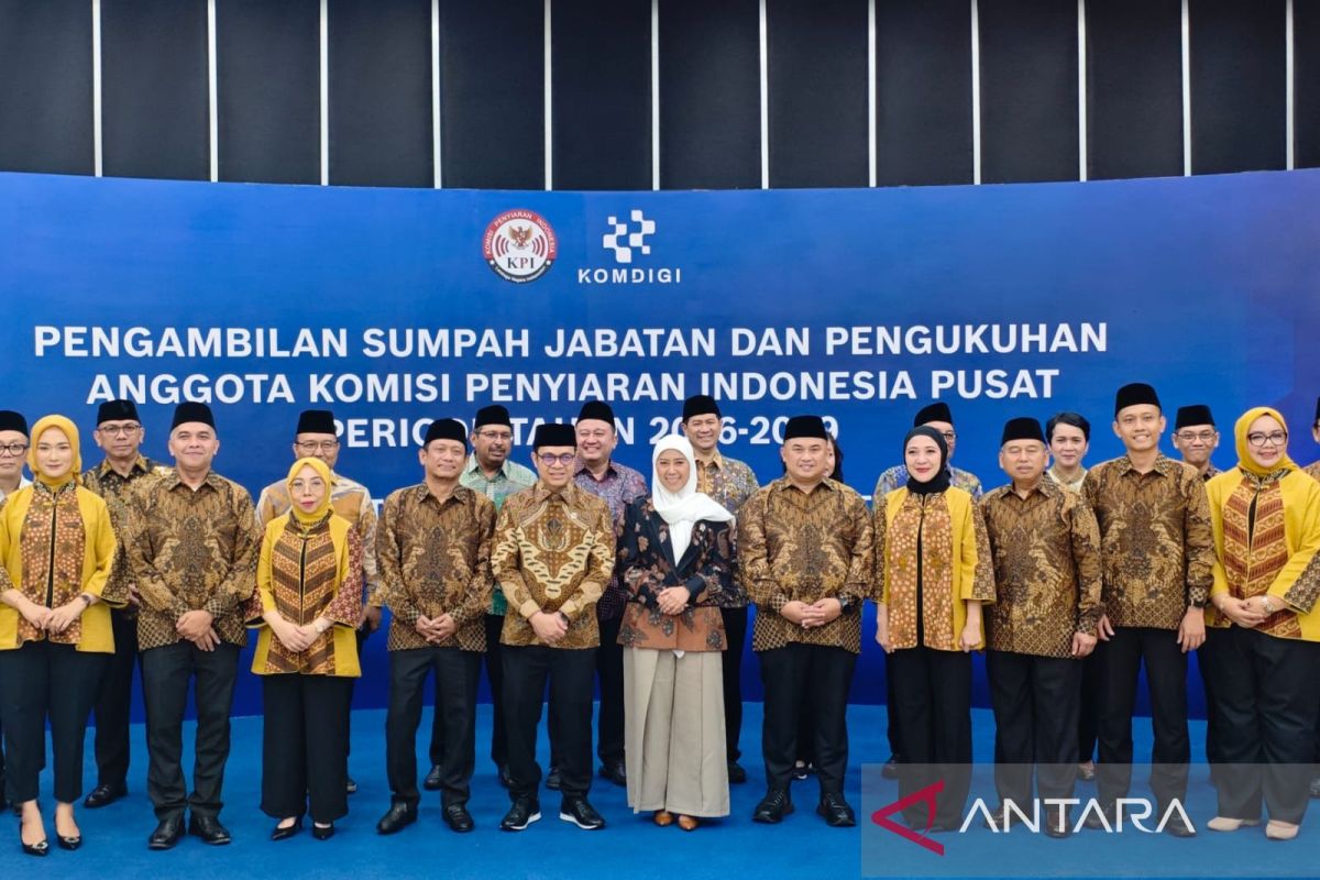 Menkomdigi Kukuhkan Sembilan Anggota KPI Pusat 2026-2029, Tulus Santoso hingga Muhammad Hasrul Hasan Dilantik