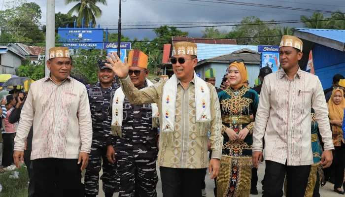 Gubernur Sultra Andi Sumangerukka Buka Kirab Budaya Wonderful Wawonii 2026, Ajak Generasi Muda Jaga Warisan Leluhur