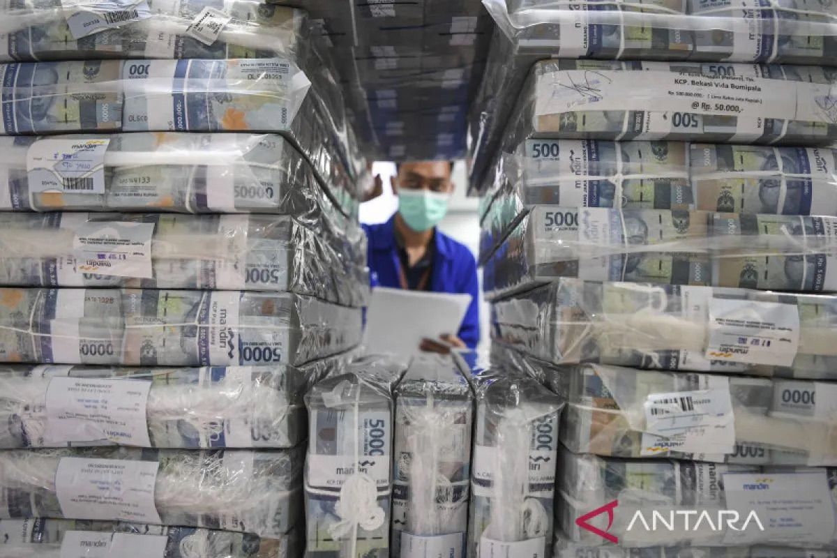 Rupiah Tembus Rp 18.014 per Dolar AS, Analis Sebut Serangan AS ke Iran Jadi Pemicu Utama