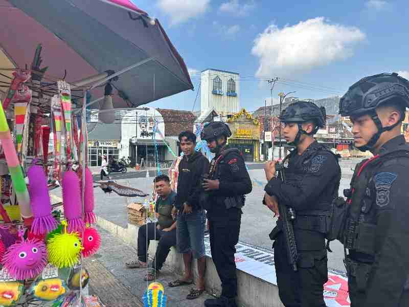 Brimob Lampung Patroli Dialogis ke Masjid dan Pasar Bandar Lampung, 6 Personel Terjun Ciptakan Rasa Aman