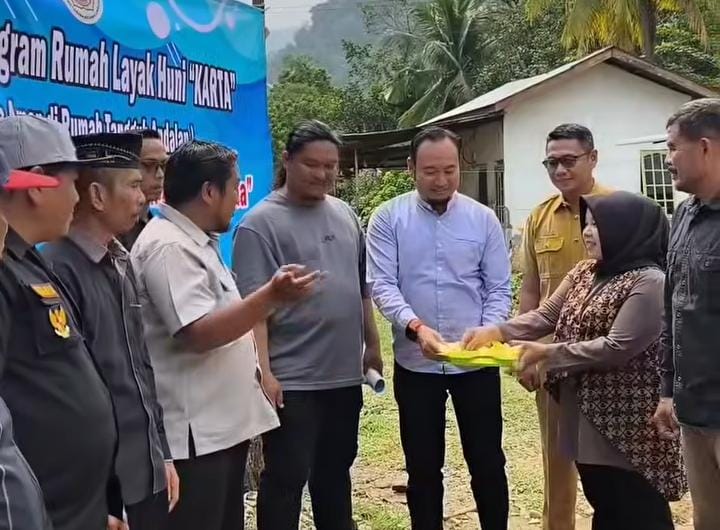 Anggota DPR RI Rahmat Saleh Resmikan Hunian Tetap KARTA bagi Korban Banjir Bandang di Pauh, Padang