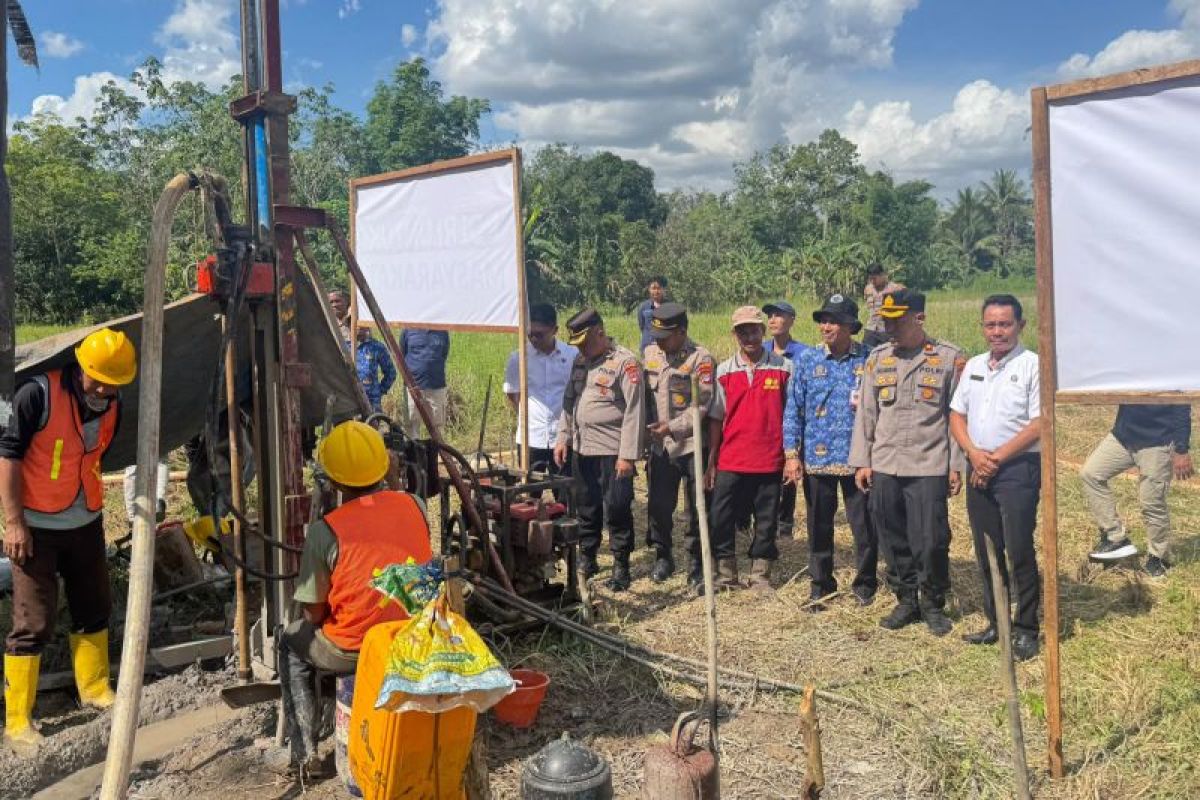 Polres Tabalong Bangun Sumur Bor di Desa Sei Pimping, Bantu Air Bersih untuk Warga dan Pertanian