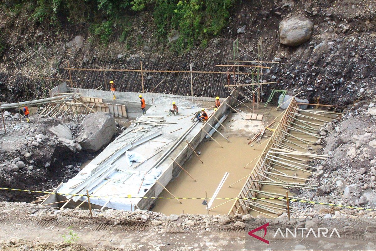 Forum Warga Canduang Agam Awasi Proyek Sabo Dam di Batang Jabua, Pertanyakan Penggantian Metode Pengecoran