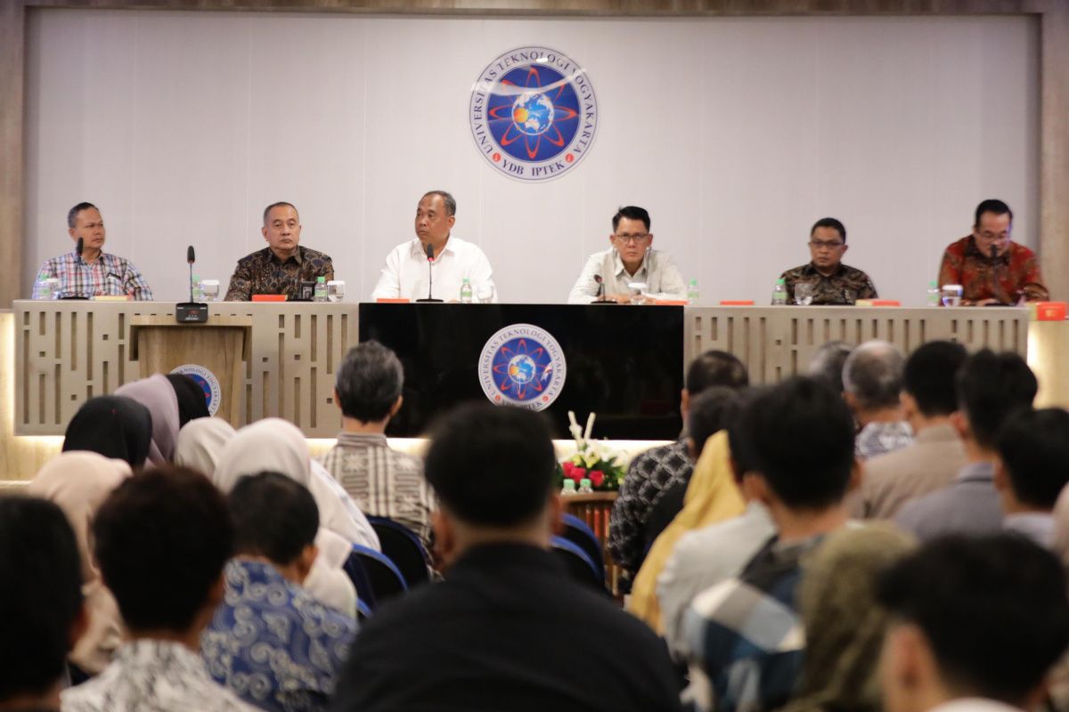 Bupati Sleman Harda Kiswaya Perluas Sasaran Beasiswa 