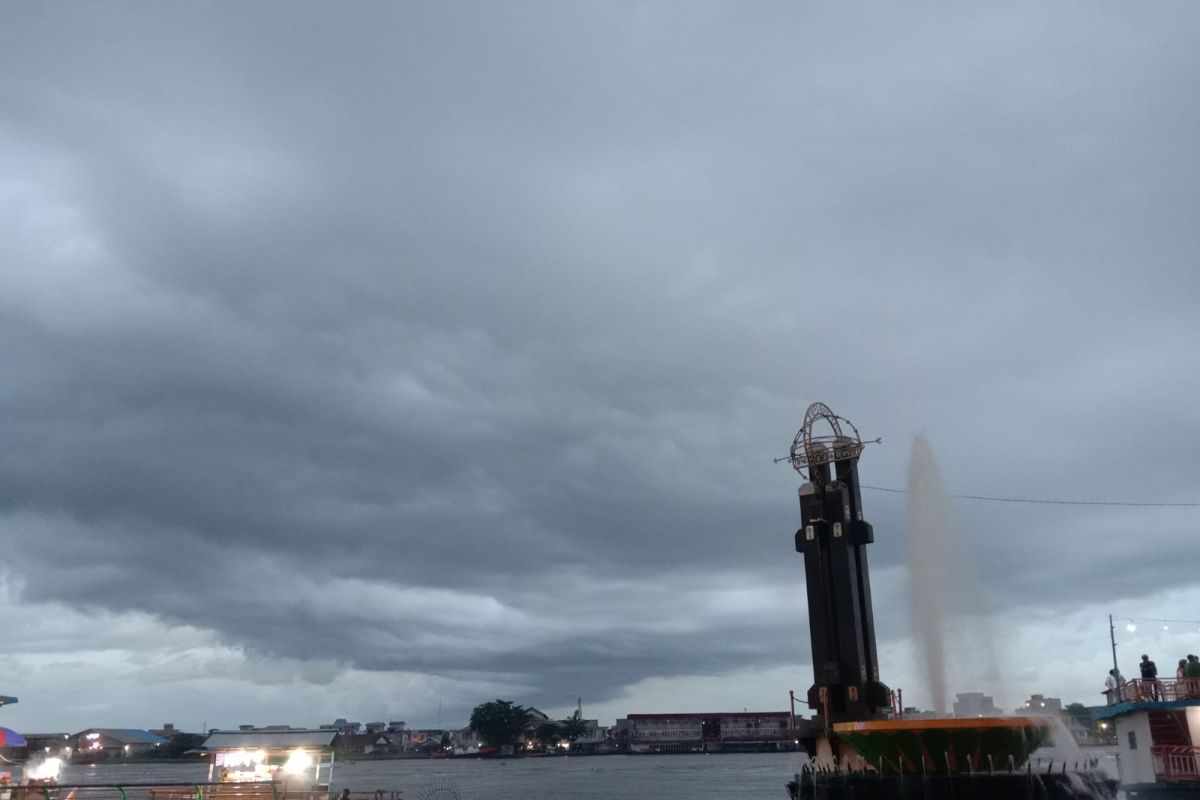 Cuaca Kepri Kamis Ini: Hujan Sepanjang Hari di Karimun, Warga Diminta Waspada Angin Kencang