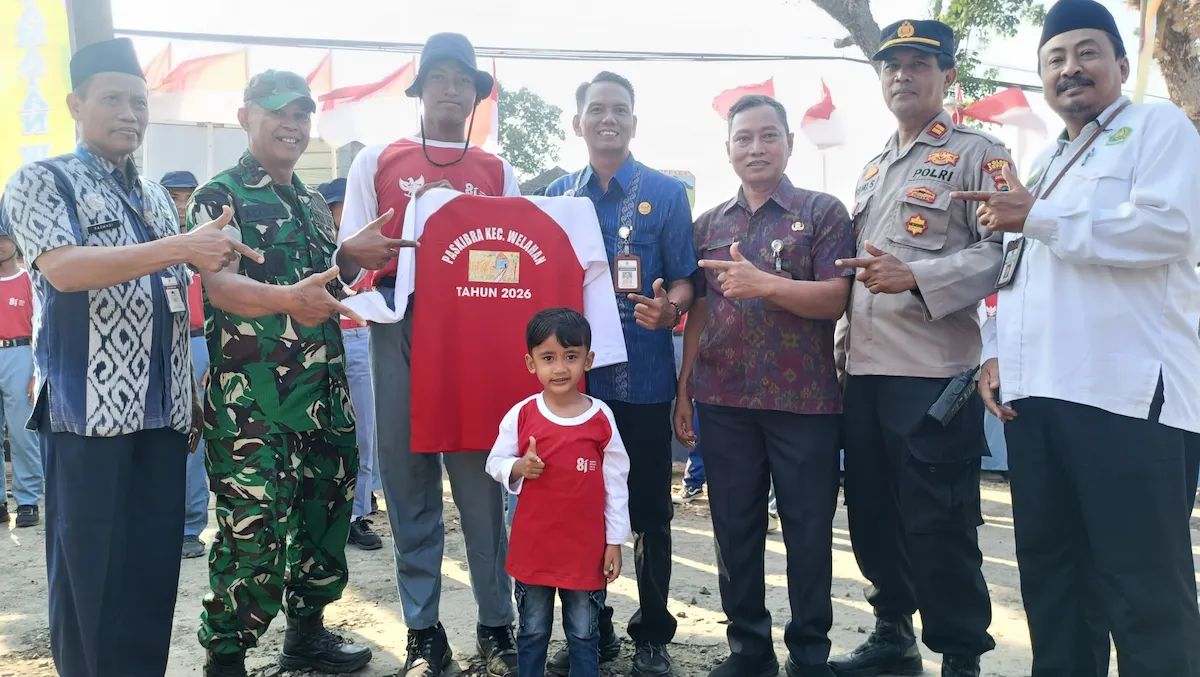 Camat Welahan Jepara Apresiasi Bocah 4 Tahun, Gambar Krayon Dirga Jadi Desain Kaus Paskibra Kecamatan