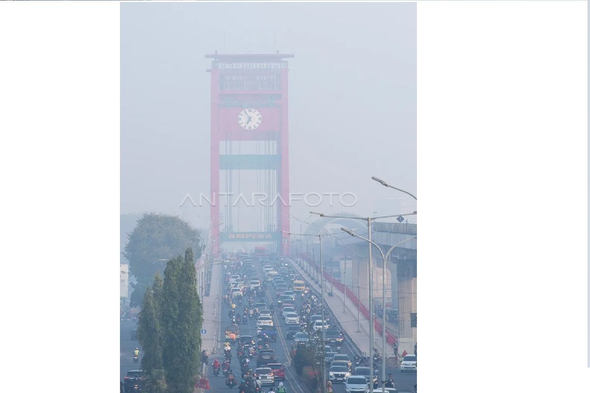Kualitas Udara Palembang Masuk Kategori Sangat Tidak Sehat, Jembatan Ampera Diselimuti Kabut Asap Karhutla