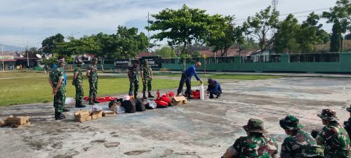 Damkar Kota Solok Latih Personel Kodim 0309 Penanggulangan Kebakaran, dari APAR hingga Evakuasi Darurat