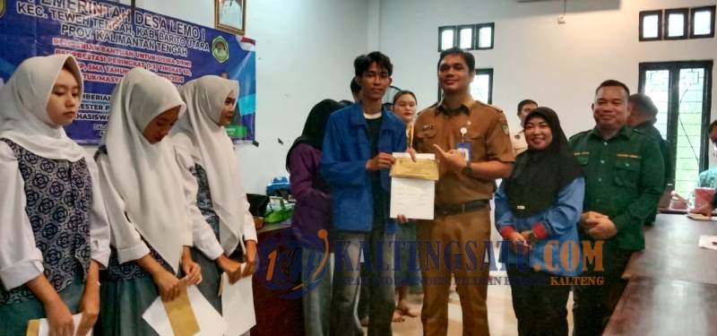 Pemerintah Desa Lemo I Salurkan Beasiswa Berprestasi dan Subsidi Semester untuk Mahasiswa, Anggaran Bersumber dari Dana Desa